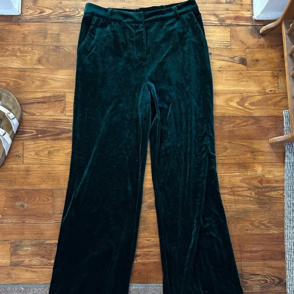 Vestique Green Velvet Pants